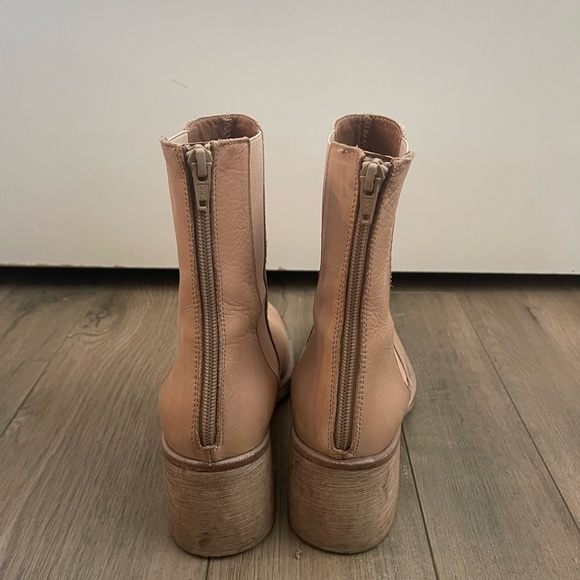 Free People Essential Chelsea Boot Sandy Beige - 7 - Picture 9 of 11